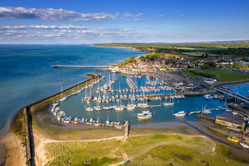 Beau - Brambles Chine, Colwell Bay - 5 Star Wifi - Short Walk To The Hut And Beach - 1 Night Stays Available - Ferry Offers Freshwater Eksteriør billede